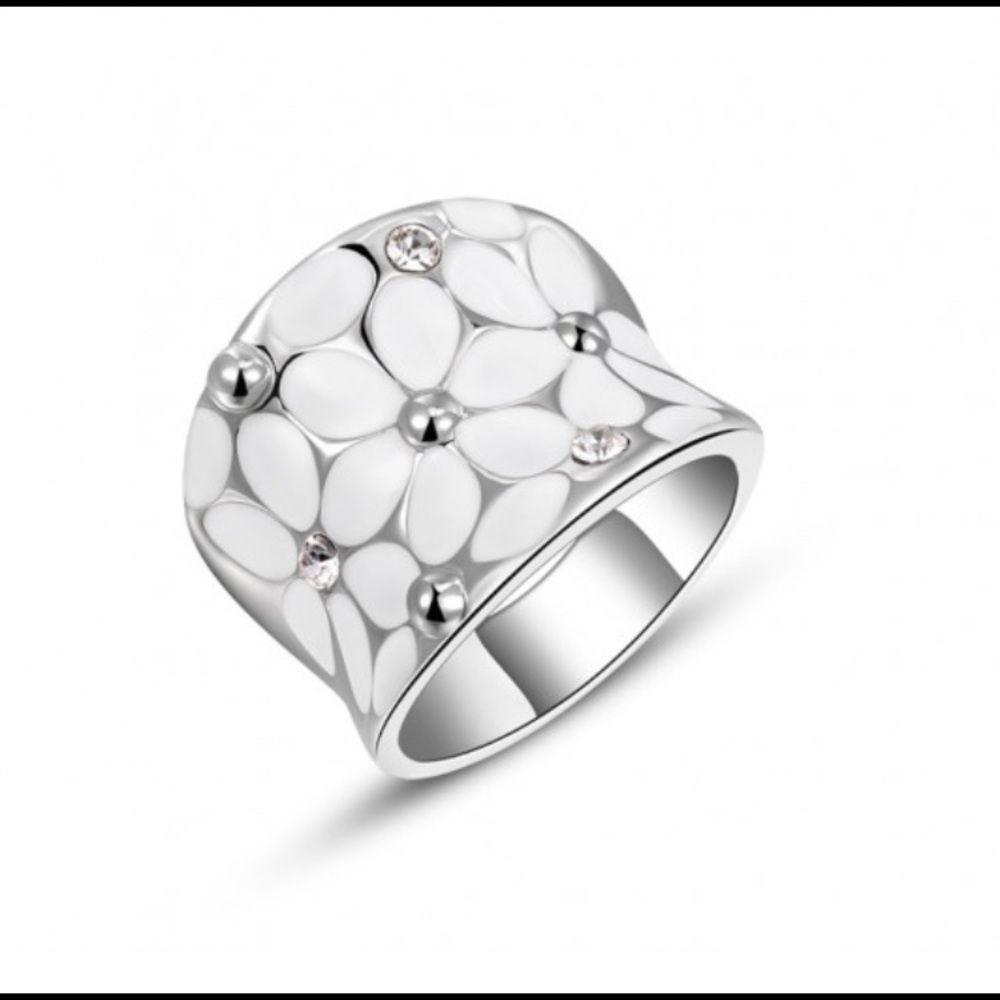 Roxi Daisy ring 🆕